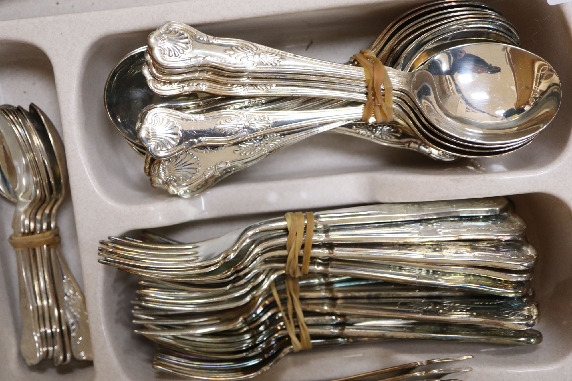 A quantity of mixed plated flatware